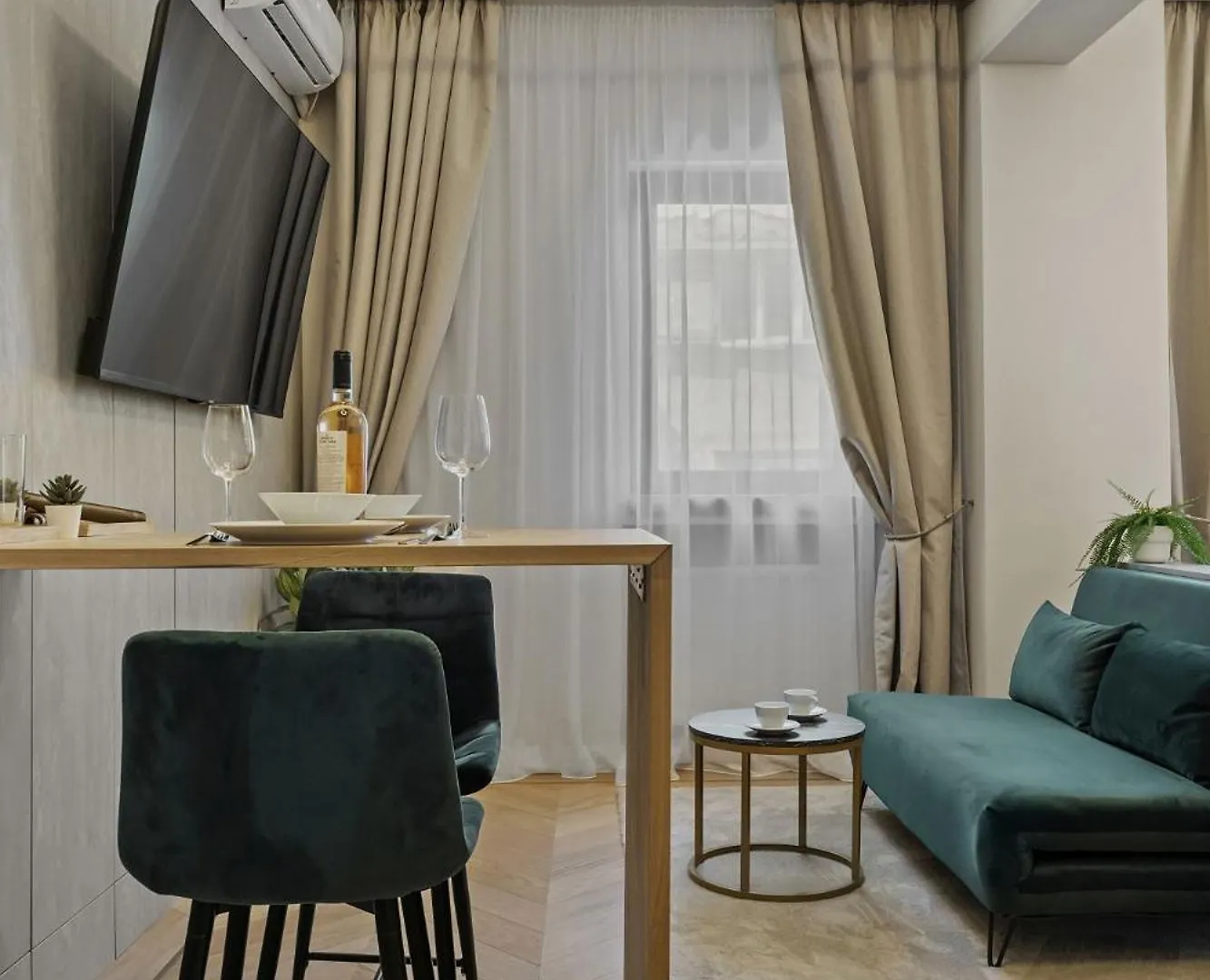 Apartment Studio Jungle Breath - City Centre Bucharest