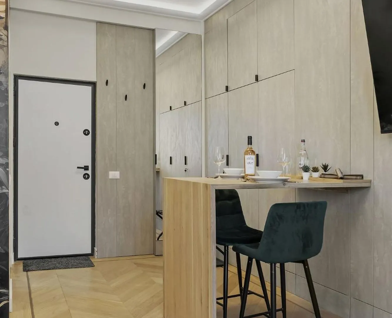Apartment Studio Jungle Breath - City Centre Bucharest