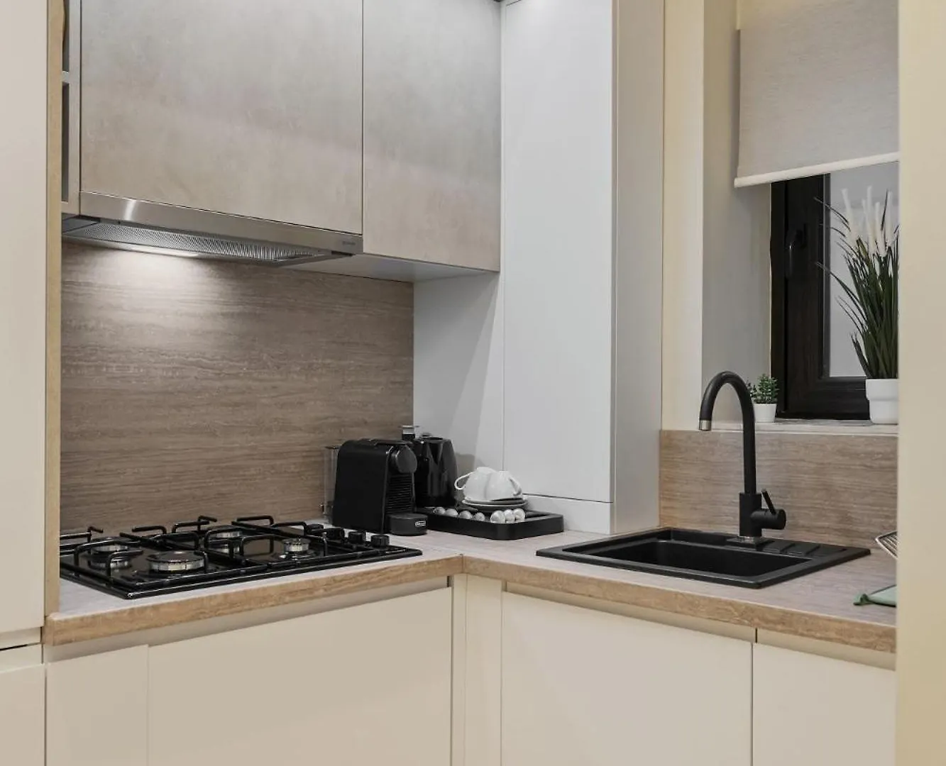 Studio Jungle Breath - City Centre Bukarest Apartment